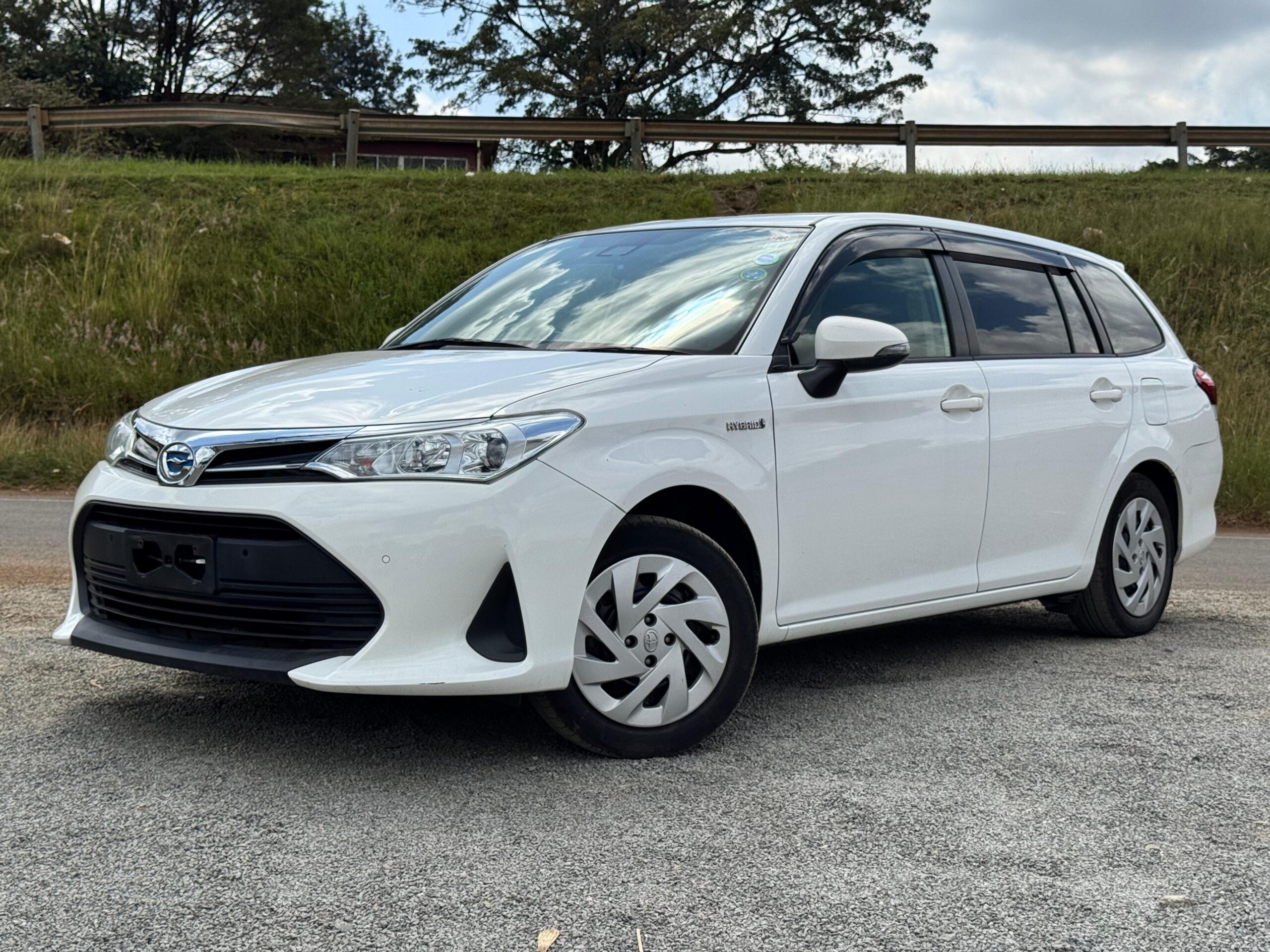 2018 – Toyota Fielder – White