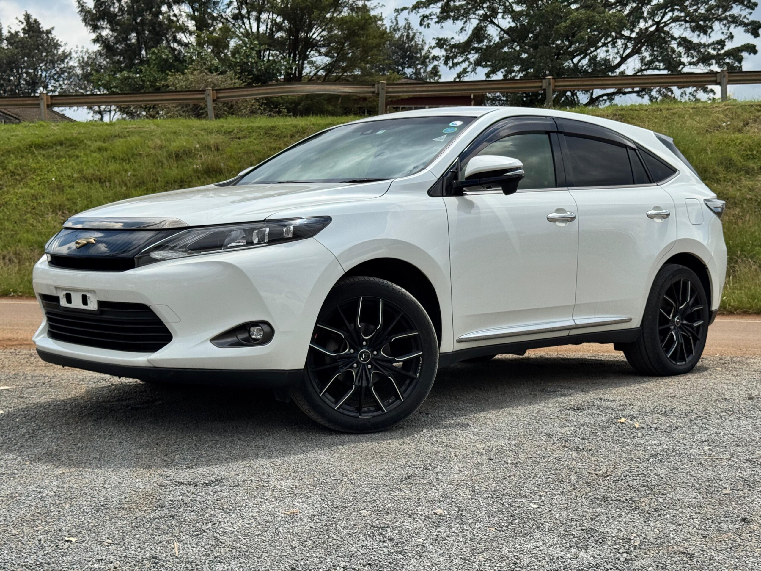 2017 – Toyota Harrier – White