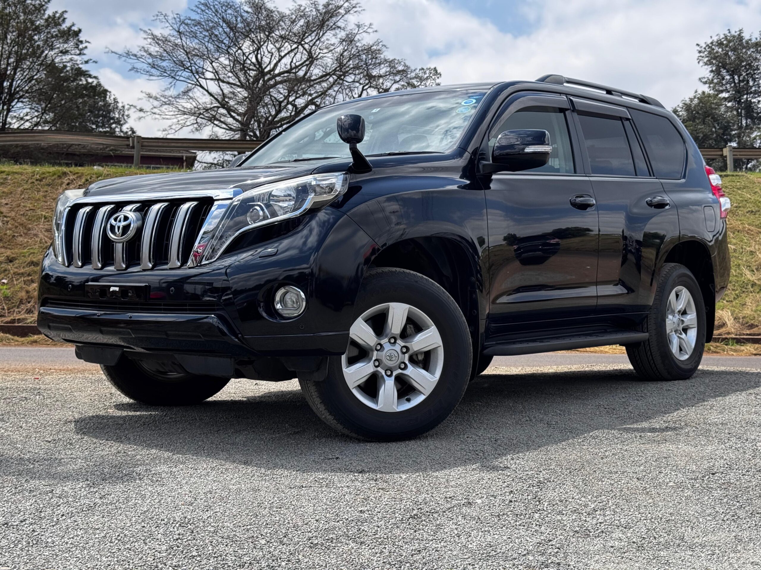 2016 – Toyota Landcruiser Prado TX –  Black