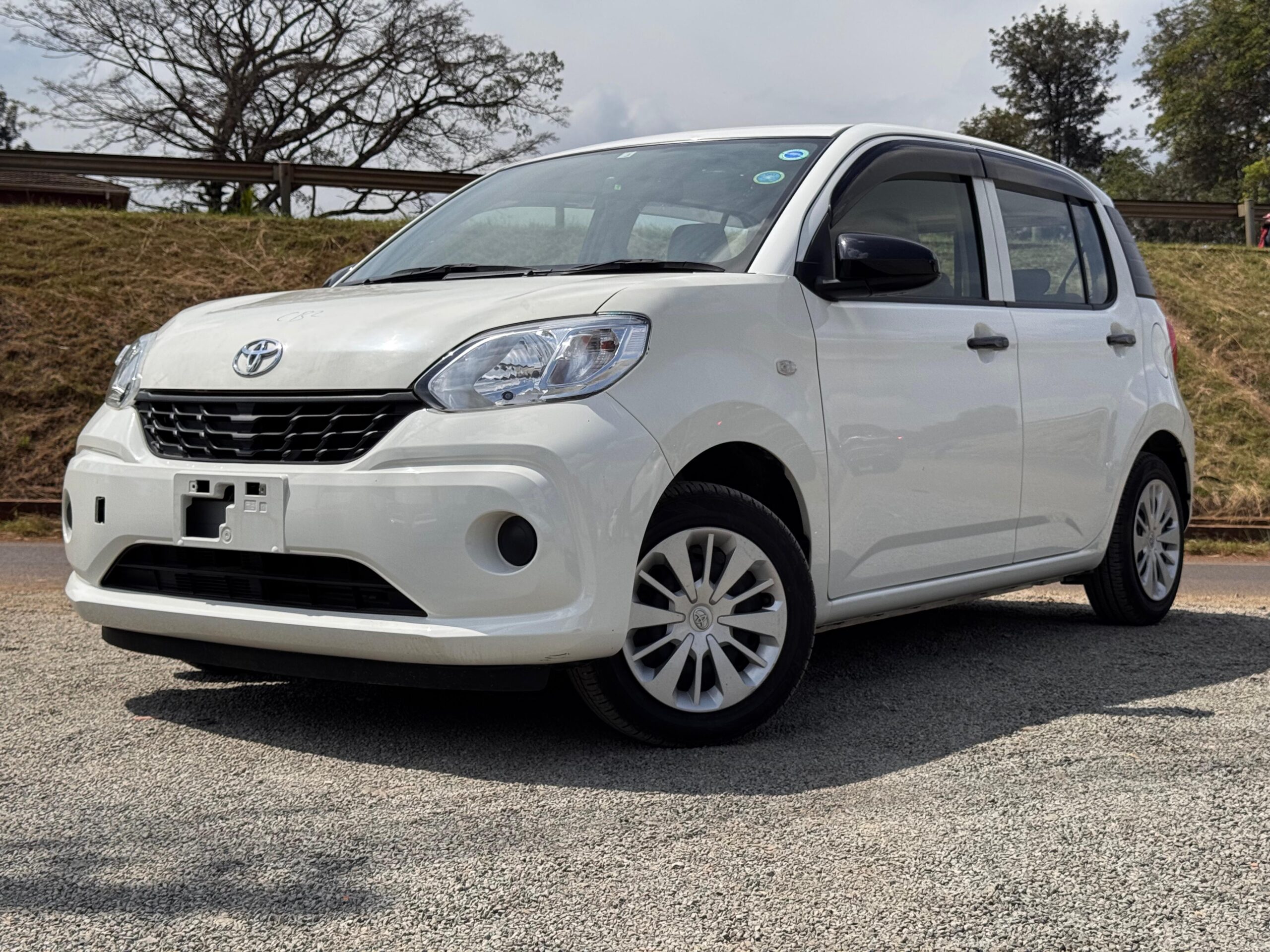 2018 – Toyota Passo – White
