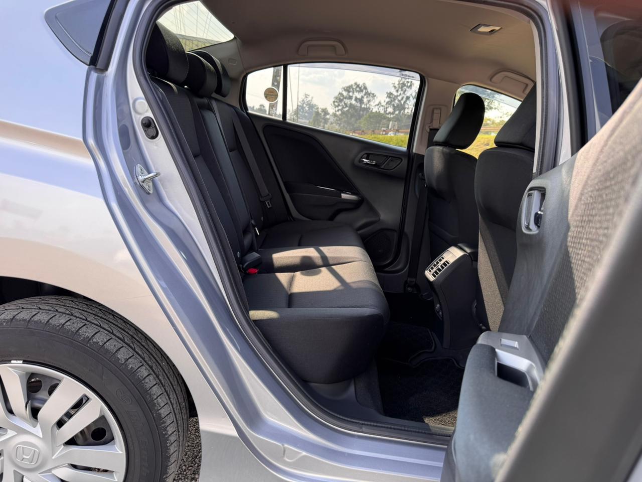 2019 – Honda Grace – Silver