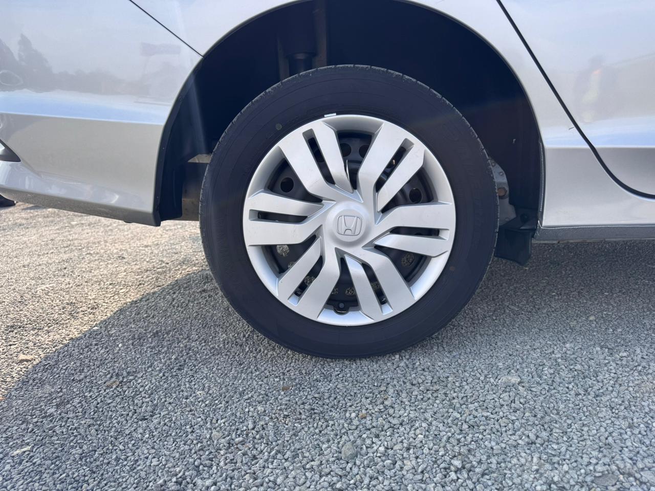 2019 – Honda Grace – Silver