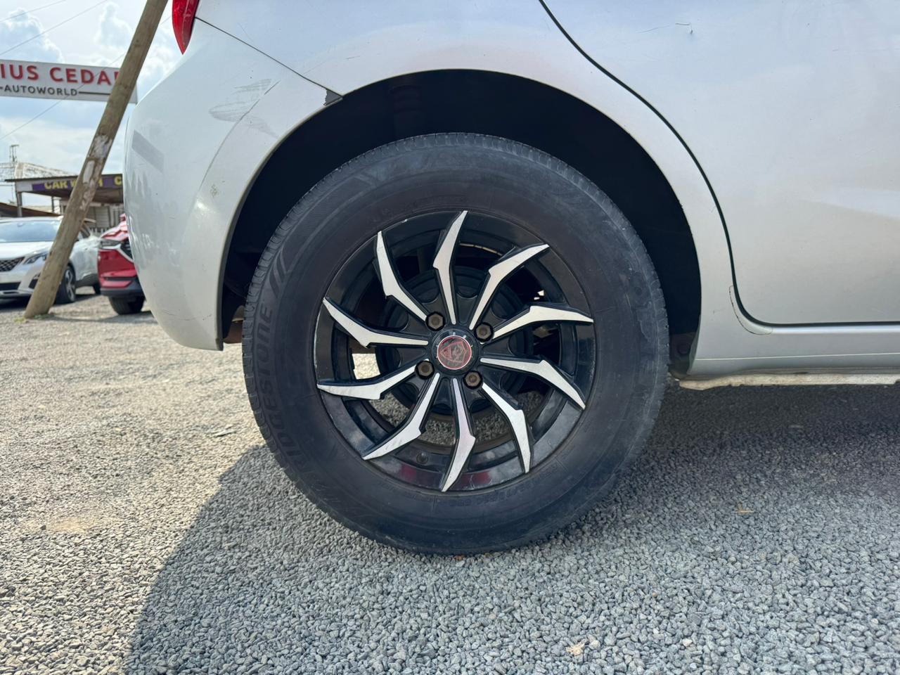 2017 – Nissan March – Silver