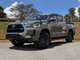 2021 – Toyota Hilux Dcab – Grey