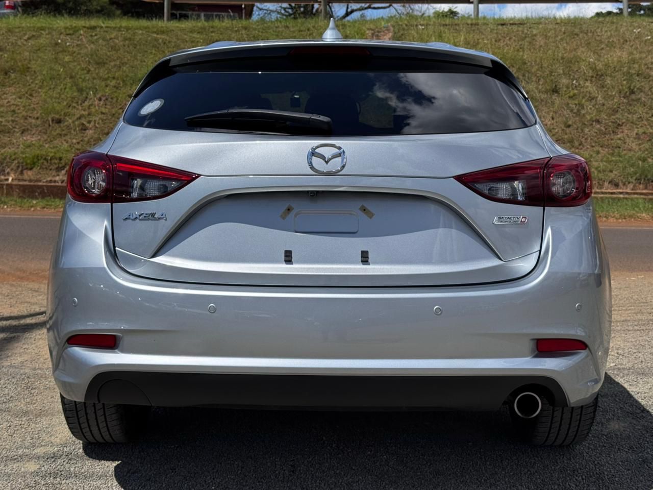 2019 – Mazda Axela – Silver