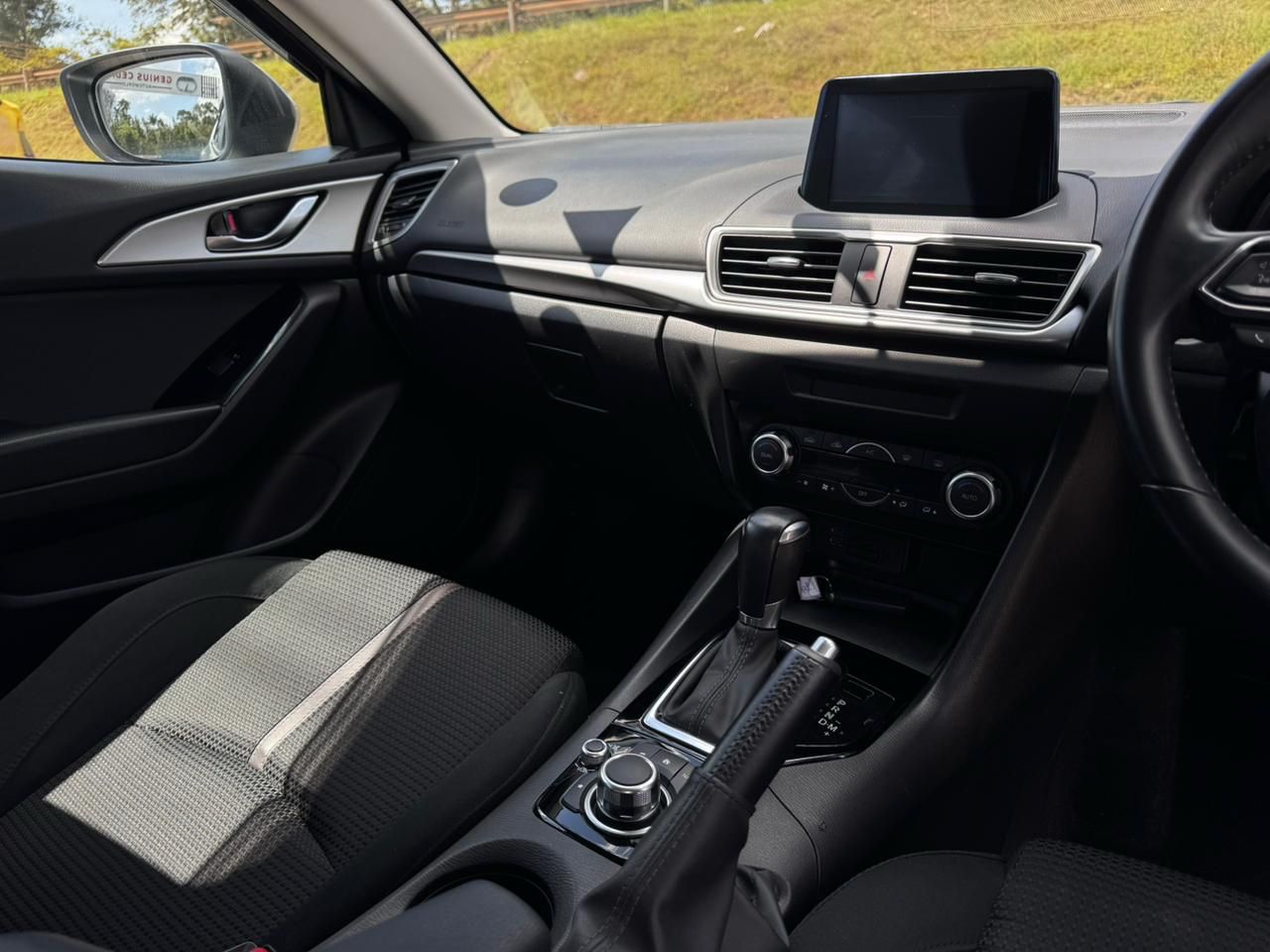 2019 – Mazda Axela – Silver