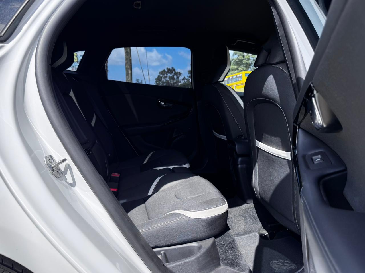 2019 – Volvo V40 – White