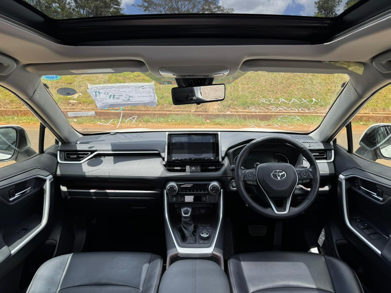 2020 – Toyota RAV4 – White