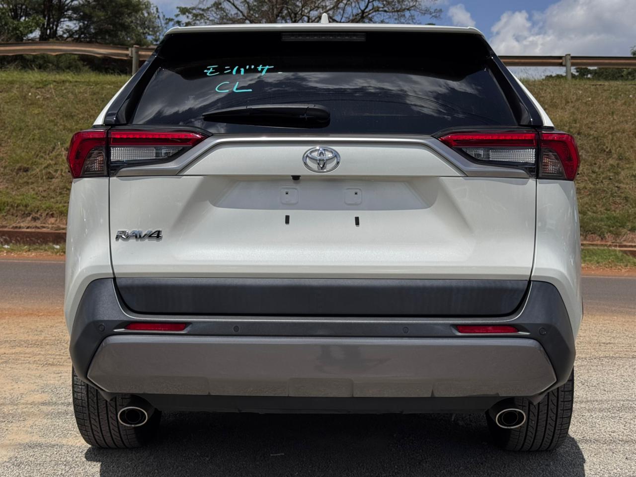 2020 – Toyota RAV4 – White