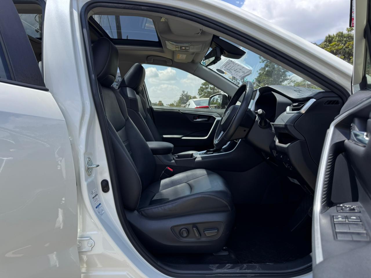 2020 – Toyota RAV4 – White
