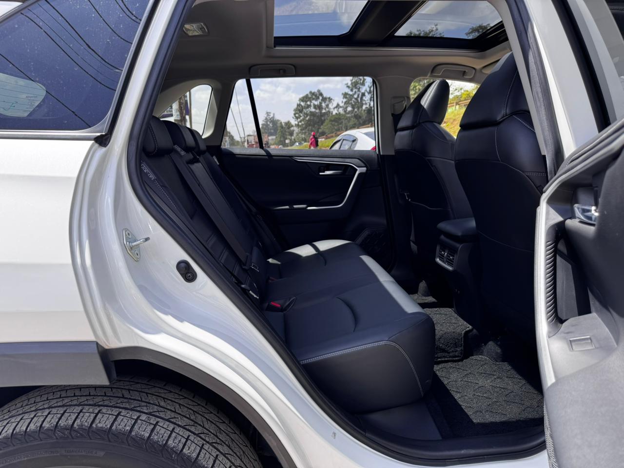 2020 – Toyota RAV4 – White