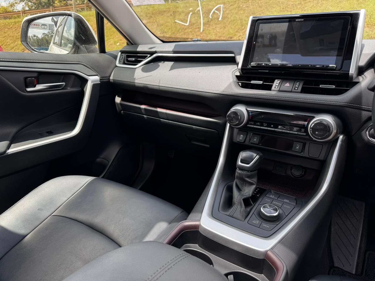 2020 – Toyota RAV4 – White