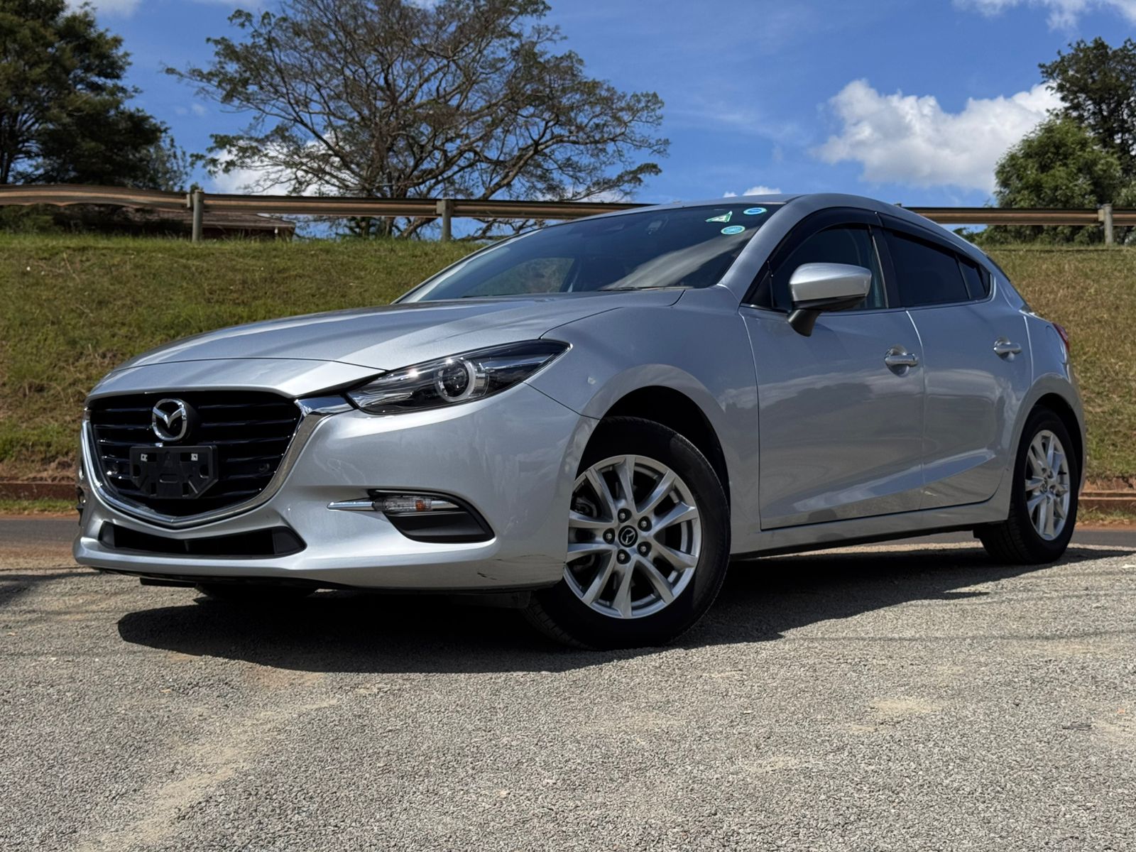 2019 – Mazda Axela – Silver