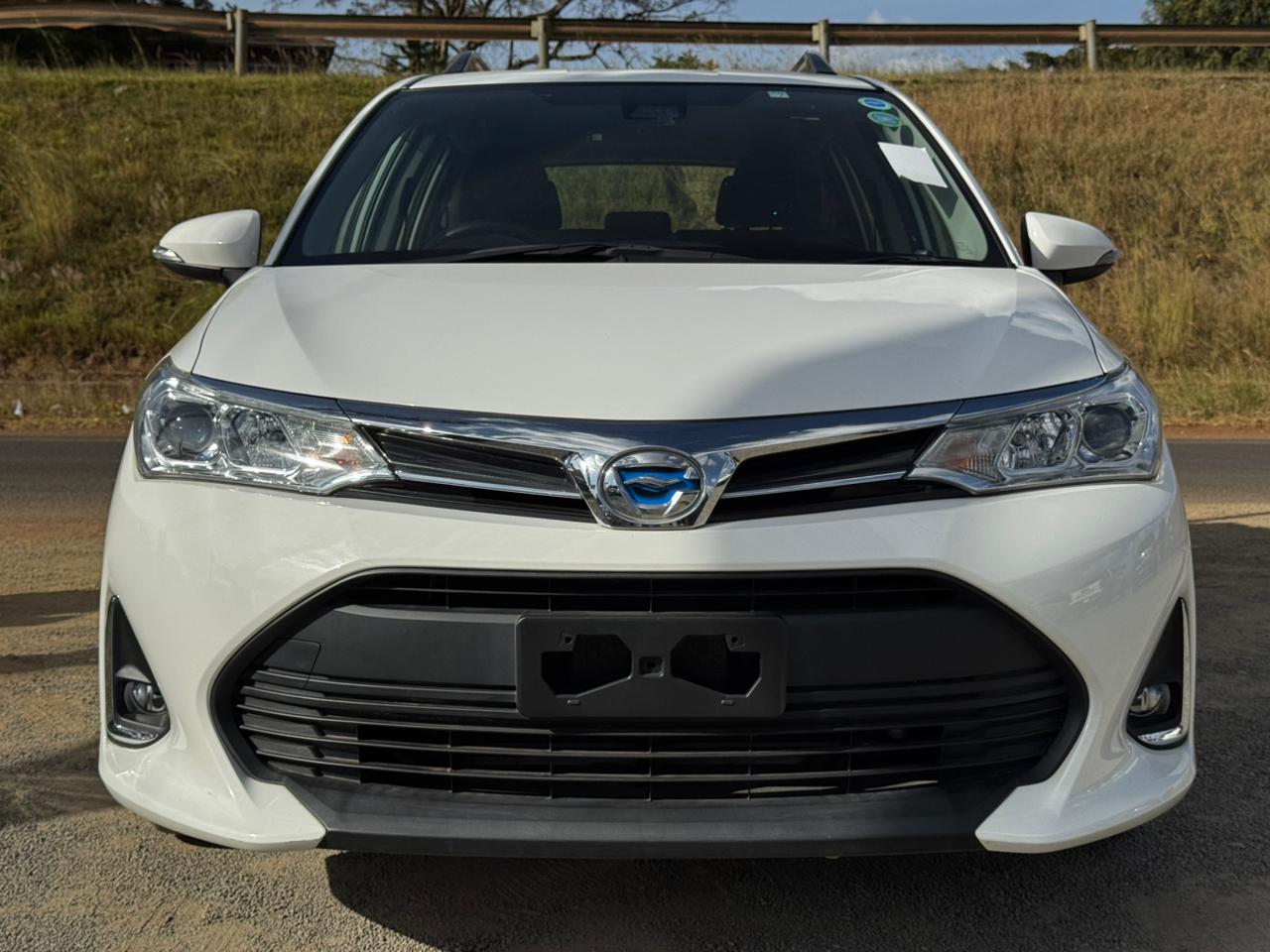 2018 – Toyota Fielder Hybrid – White