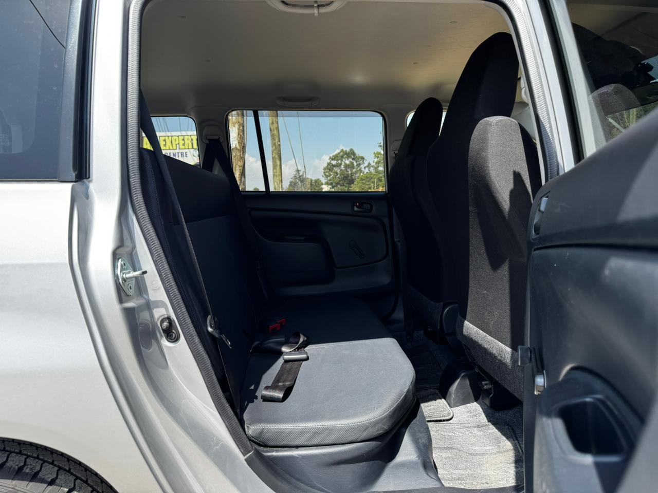 2020 – Toyota Probox(Hybrid) – Silver