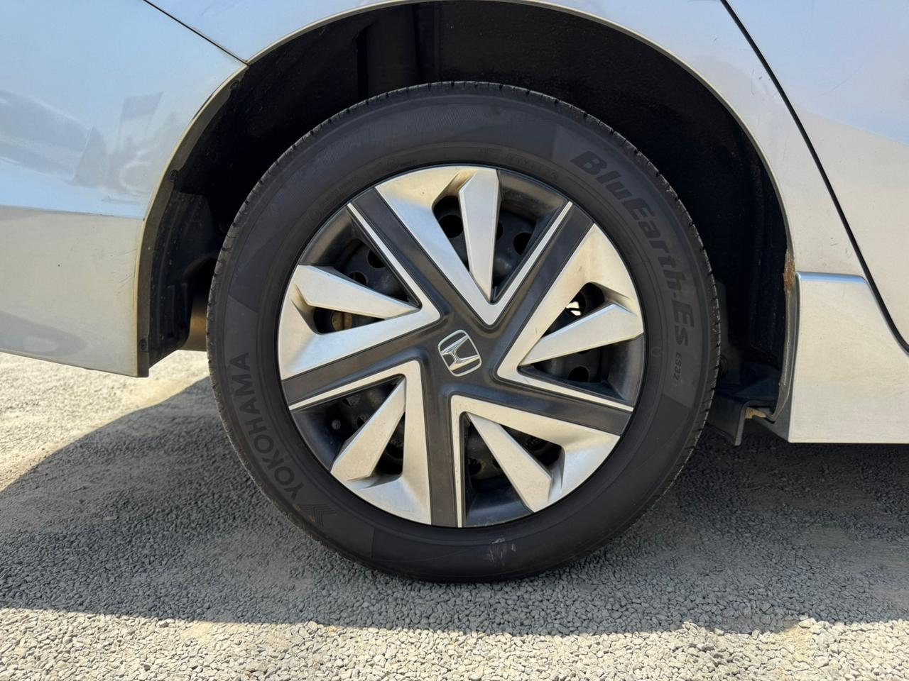 2018 – Honda Fit Shuttle – Silver