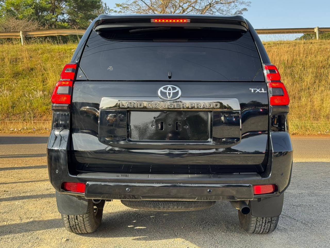 2022 – Toyota LandCruiser Prado 70th Anniversary – Black