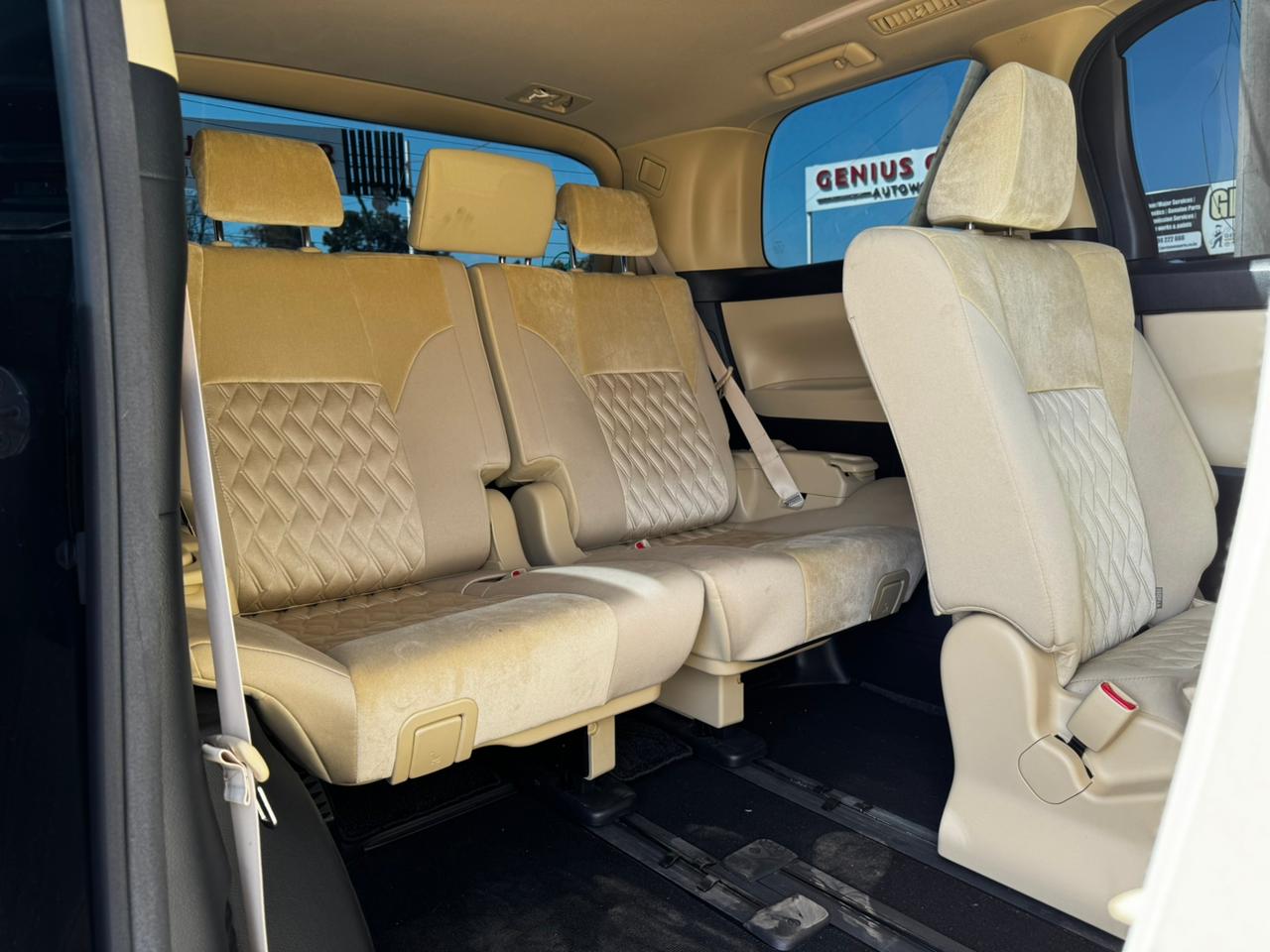 2019 – Toyota Alphard – Black