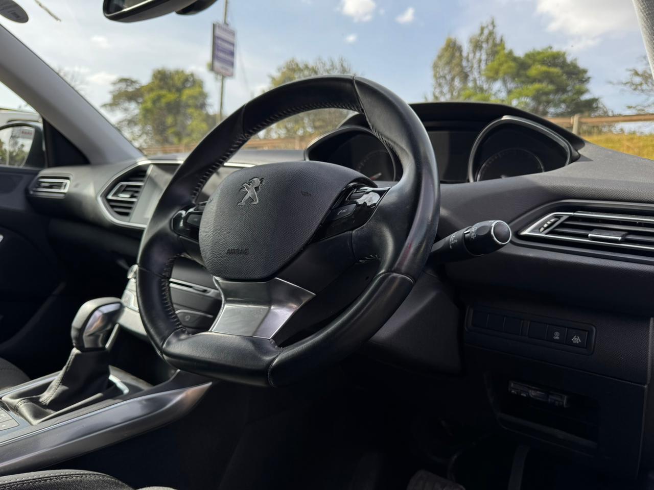 2018 – Peugeot 308 – White