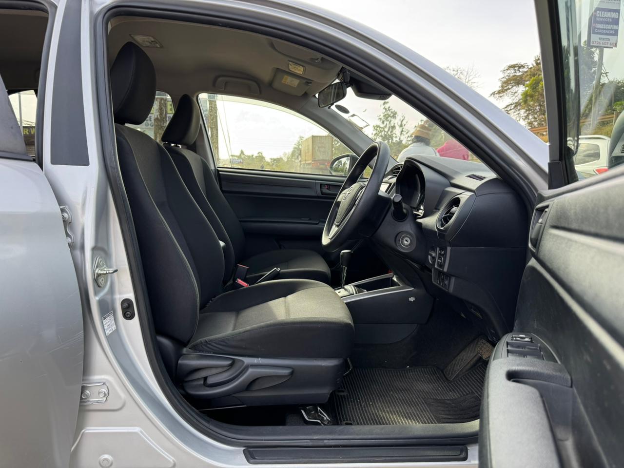 2018 – Toyota Fielder Hybrid – Silver