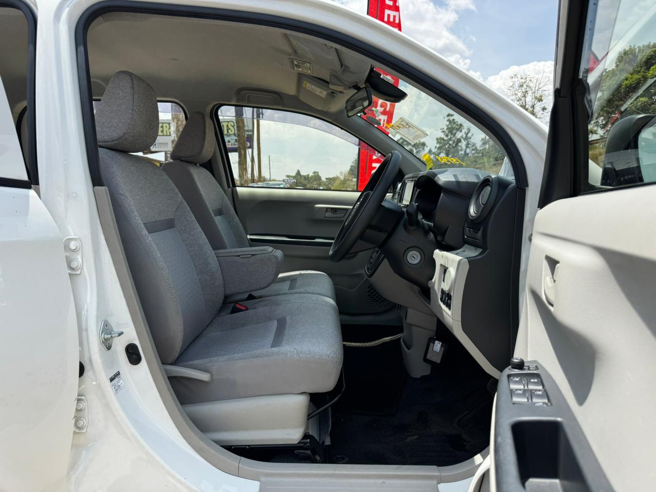 2018 – Daihatsu Boon – White