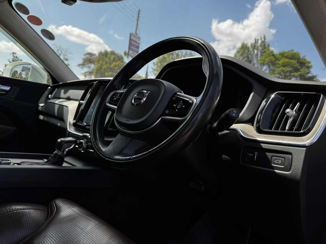 2018 – Volvo XC60 D4 Inscription – White