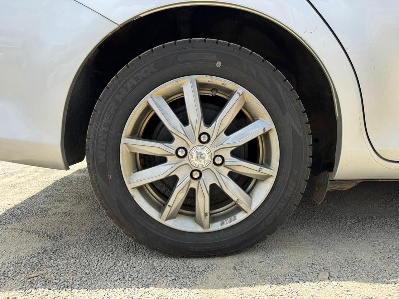 2018 – Toyota Fielder Hybrid – Silver