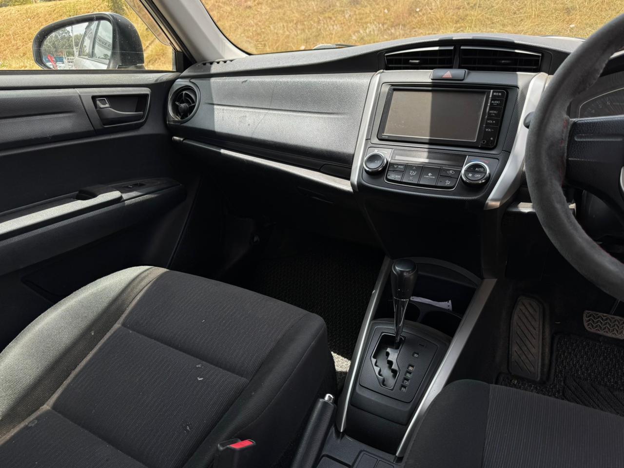 2018 – Toyota Fielder Hybrid – Silver