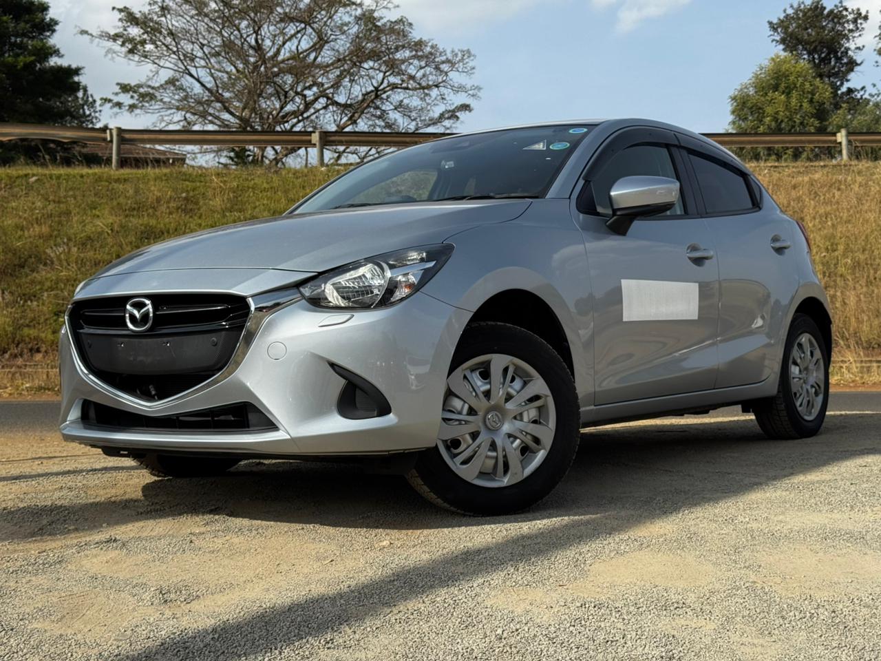 2018 – Mazda Demio – Silver