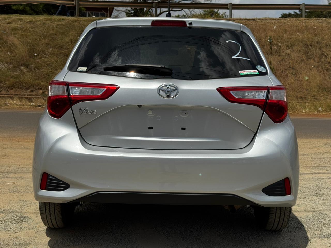 2018 – Toyota Vitz – Silver