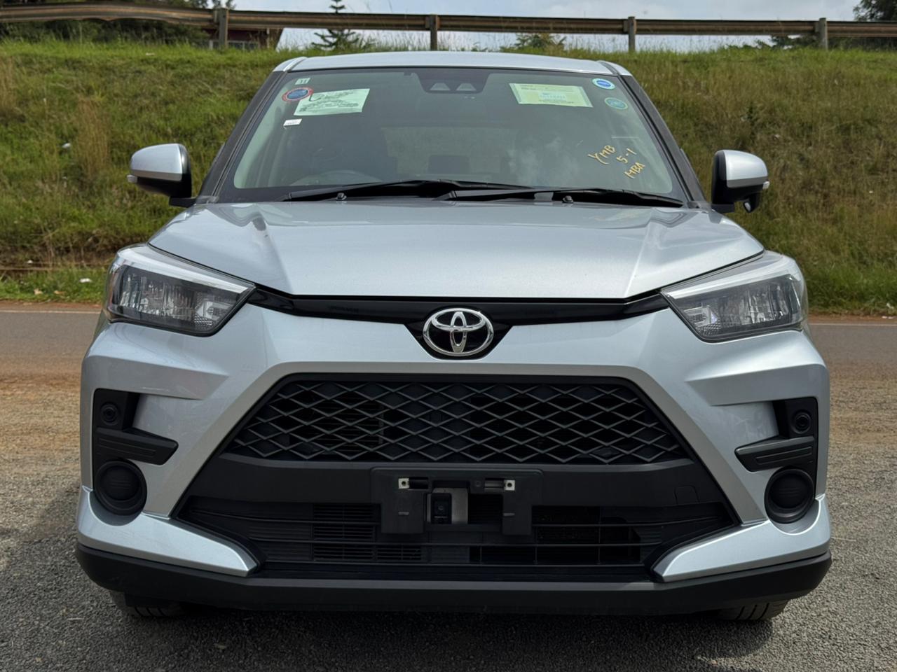 2018- Toyota Raize – Silver