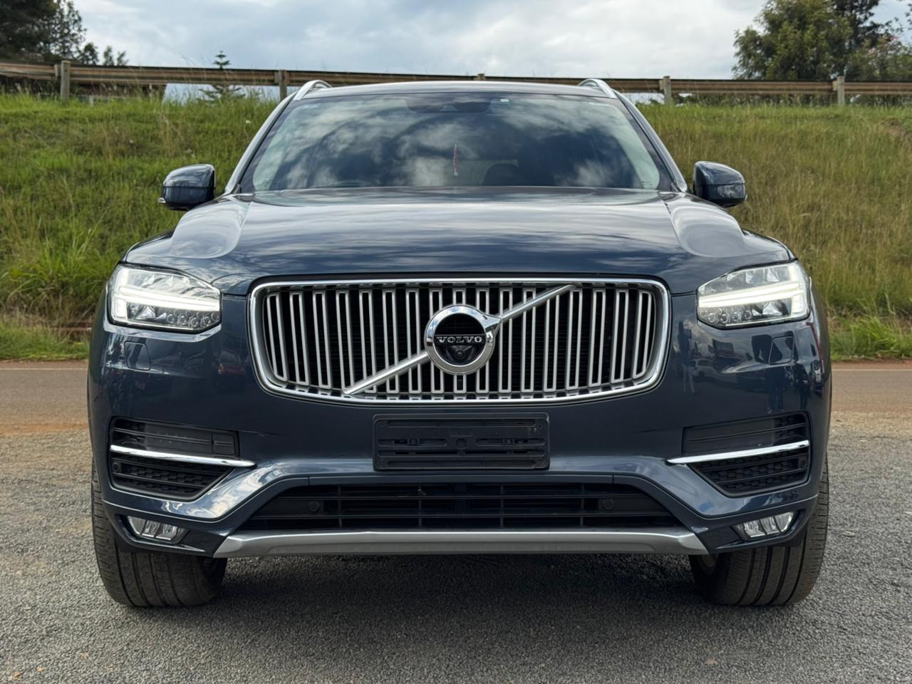 2018- Volvo XC90 T6- Blue