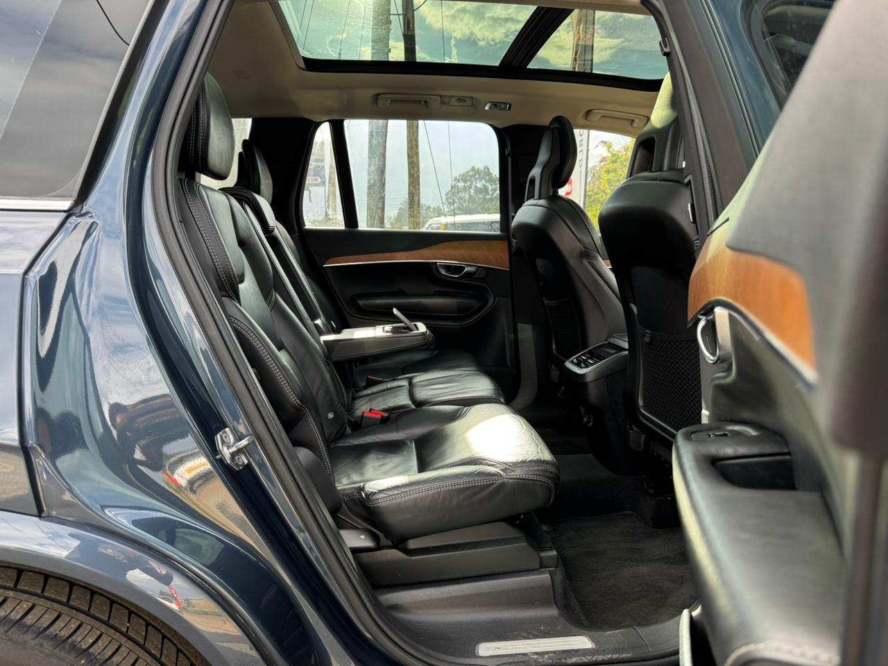 2018- Volvo XC90 T6- Blue