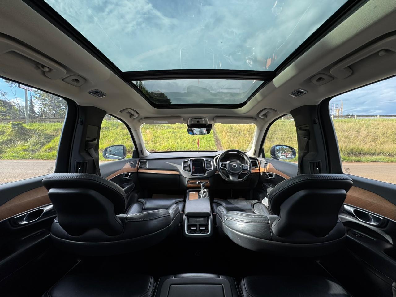 2018- Volvo XC90 T6- Blue