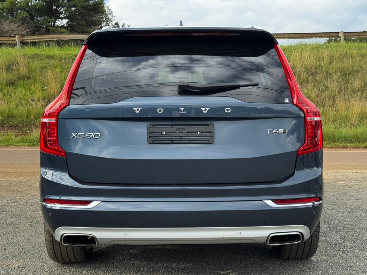 2018- Volvo XC90 T6- Blue