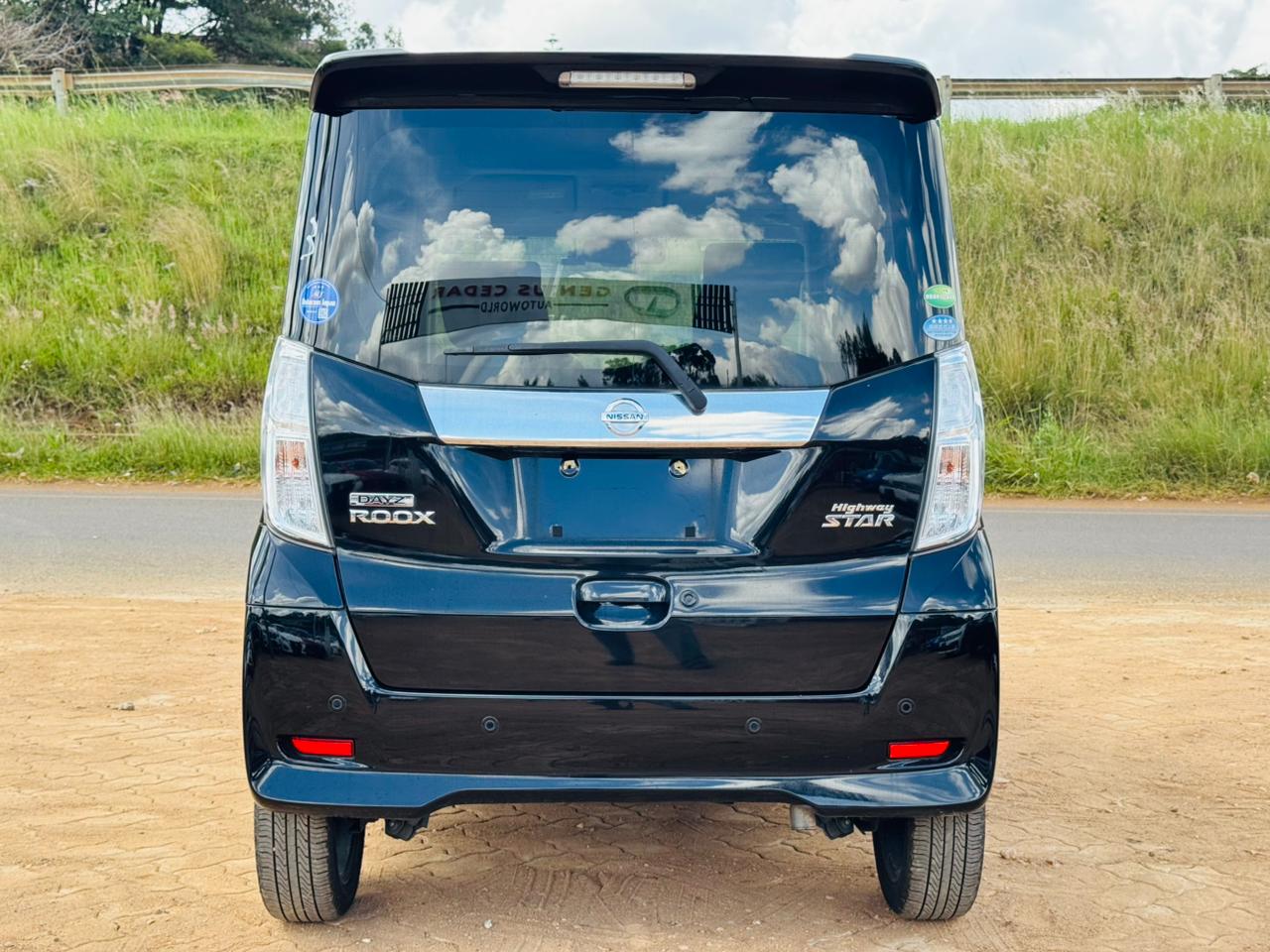 2019- Nissan Days Roox – Black
