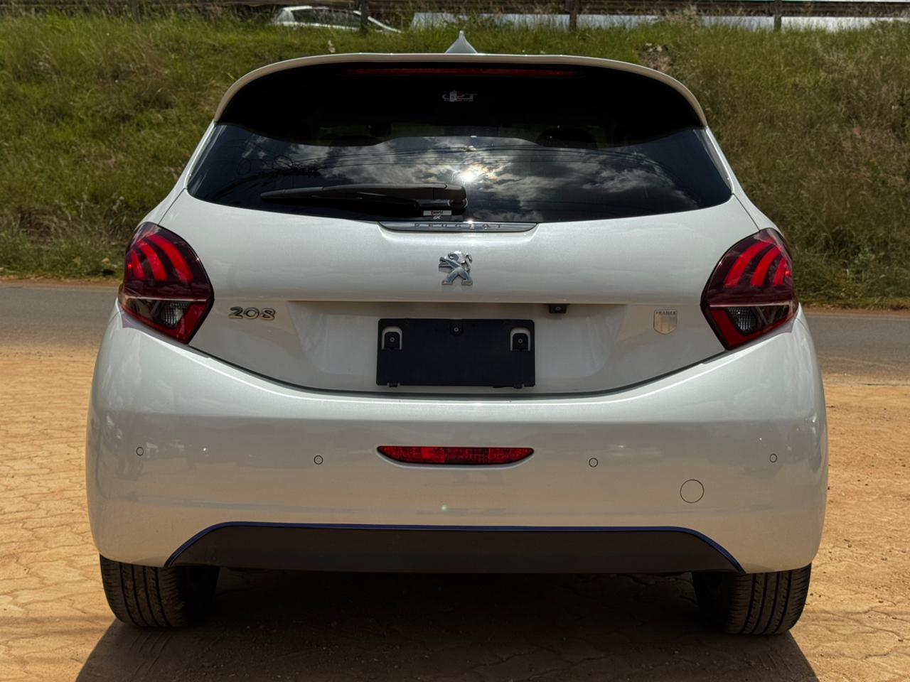 2019-Peugeot 208 – White