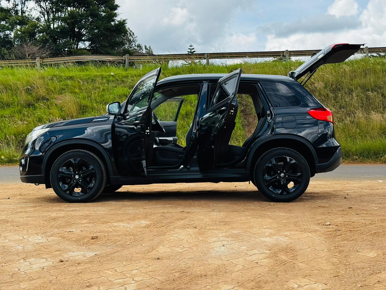 2018 -Suzuki Escudo Allgrip -Black