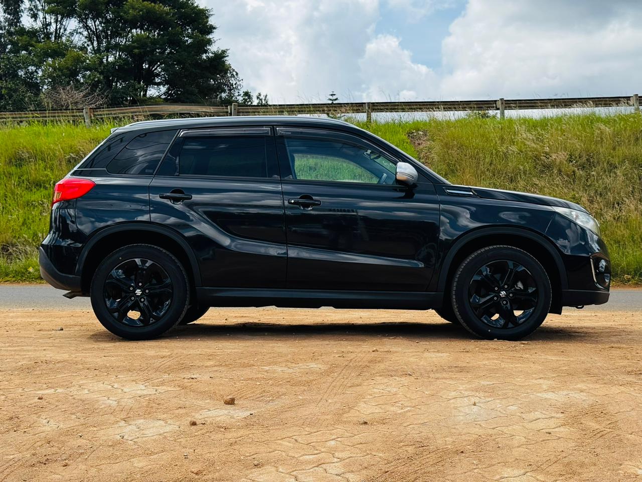 2018 -Suzuki Escudo Allgrip -Black