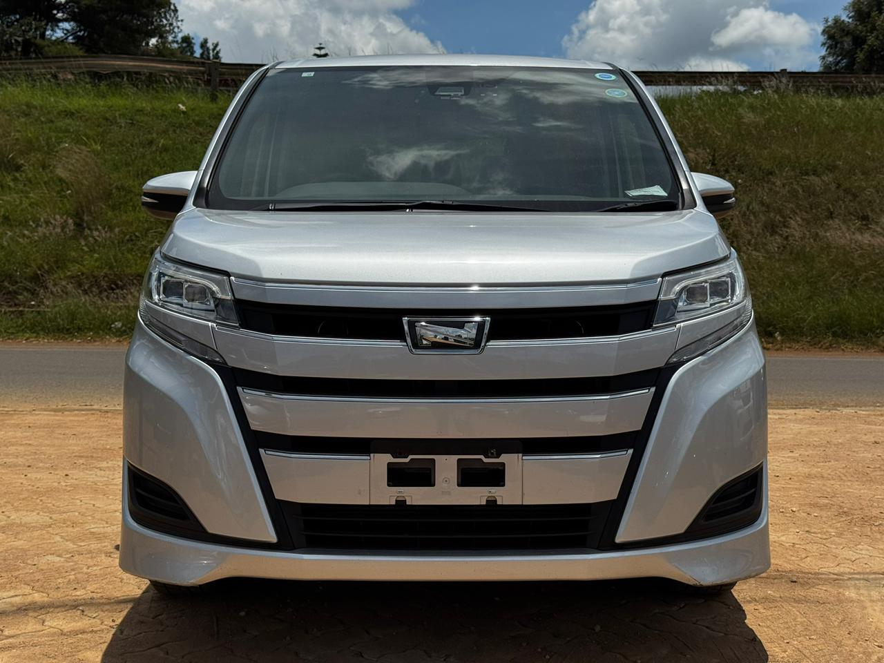 2018-Toyota Noah – Silver
