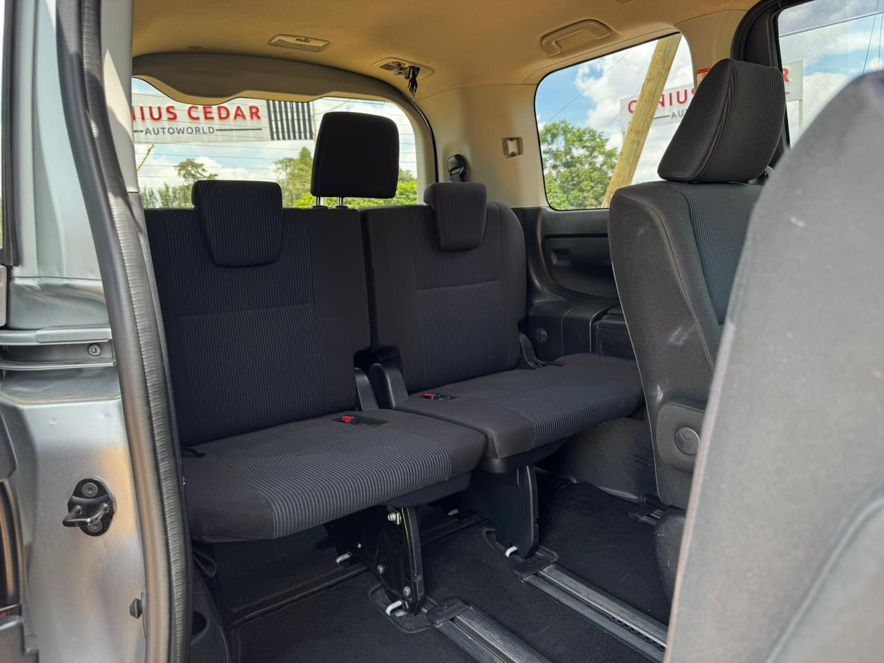 2018-Toyota Noah – Silver
