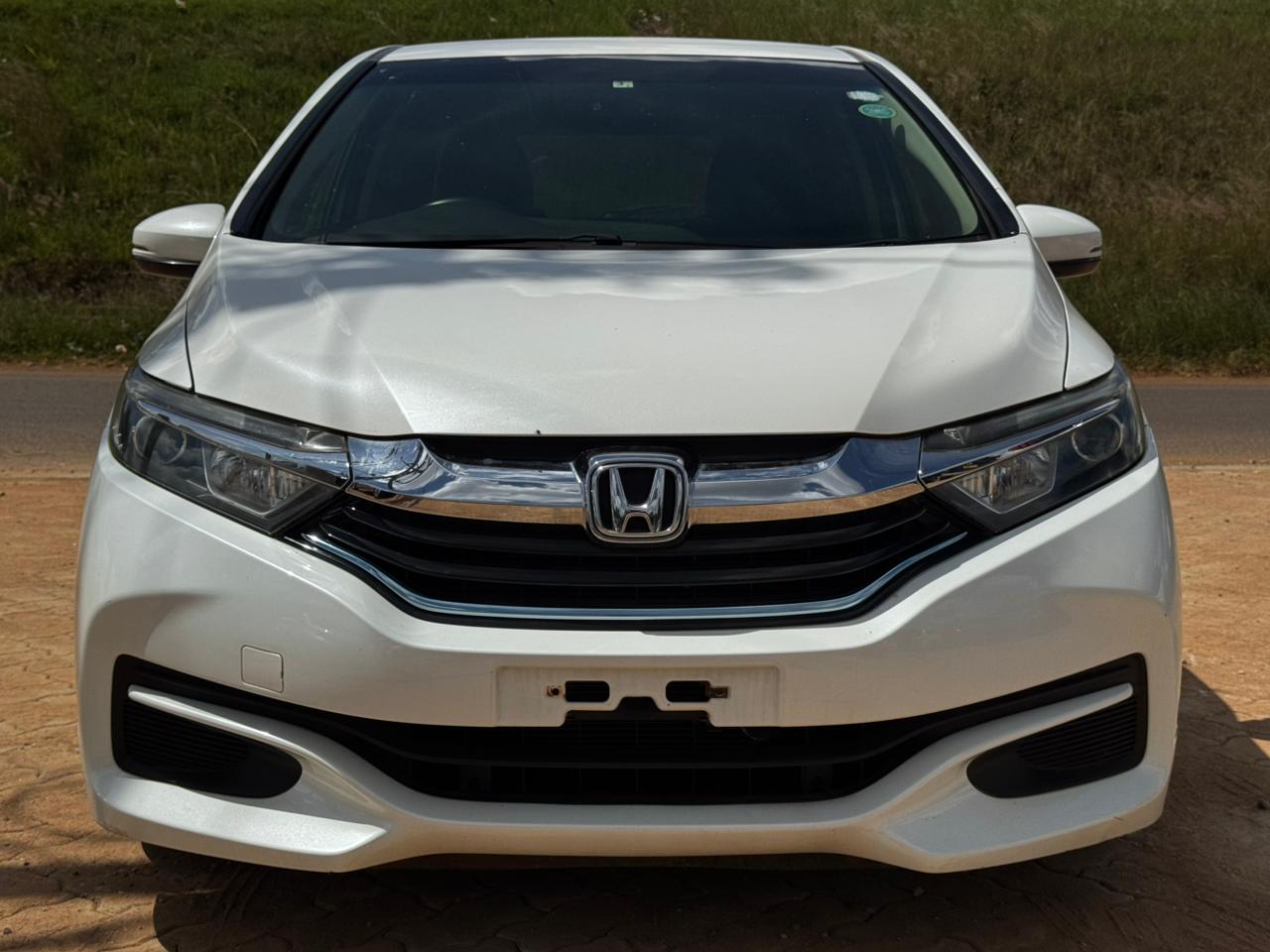 2019 -Honda Fit Shuttle – White