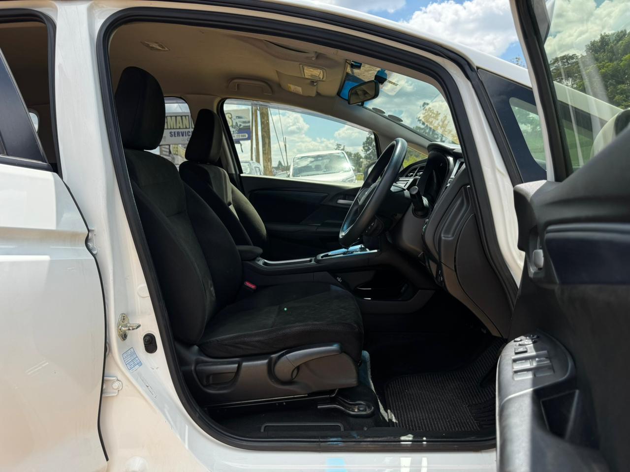 2019 -Honda Fit Shuttle – White