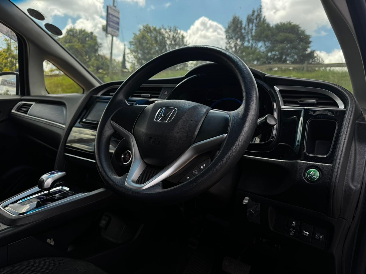 2019 -Honda Fit Shuttle – White