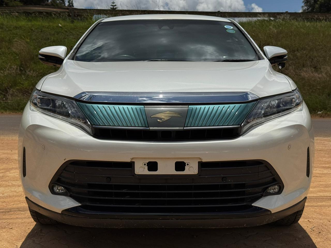 2017 – Toyota Harrier – White