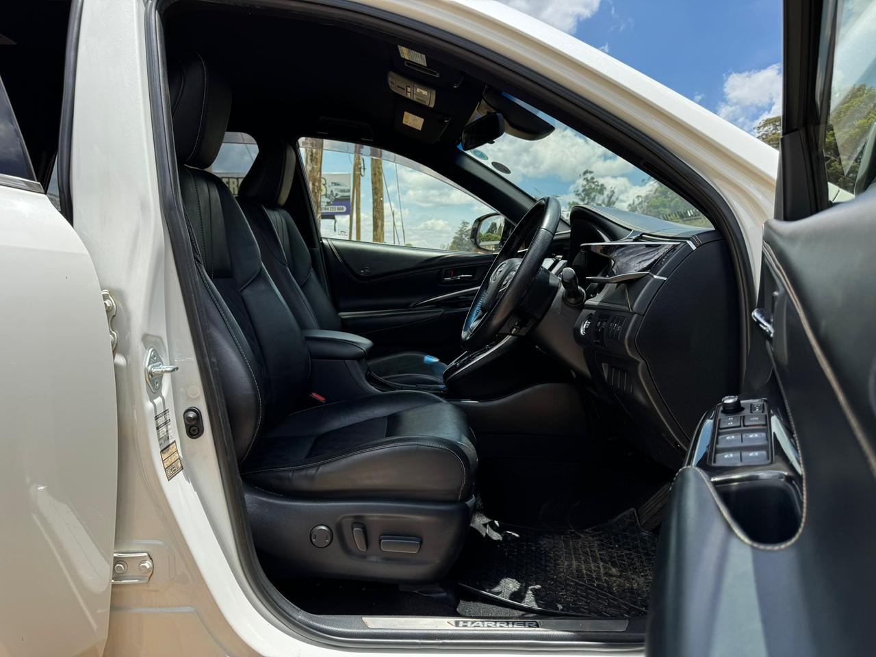 2017 – Toyota Harrier – White