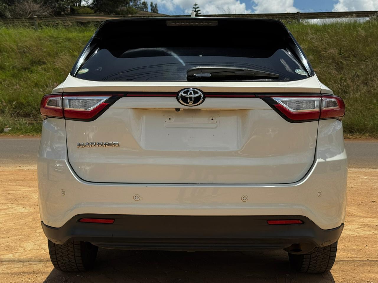 2017 – Toyota Harrier – White