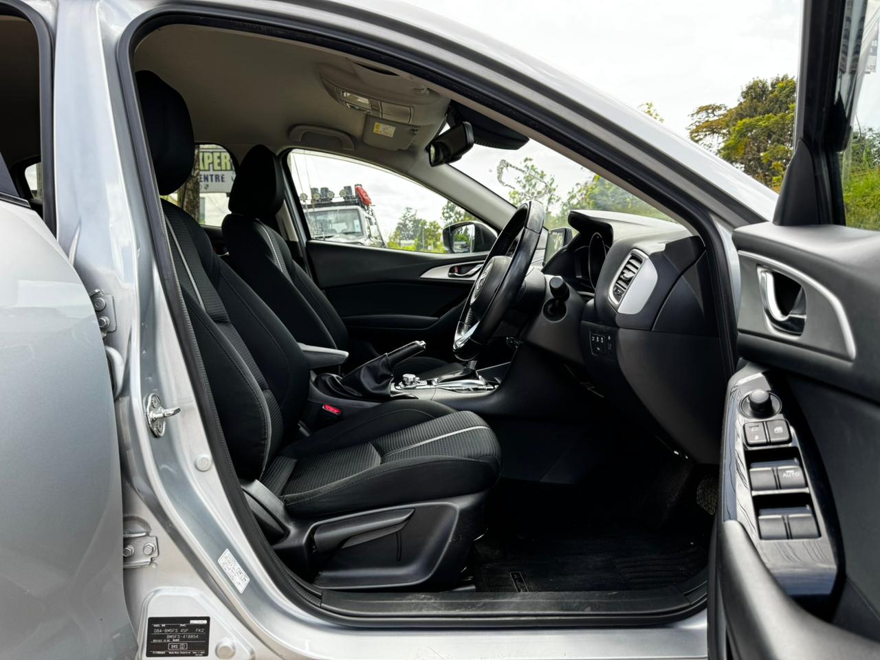 2018- Mazda Axela (SkyactiveG) – Silver