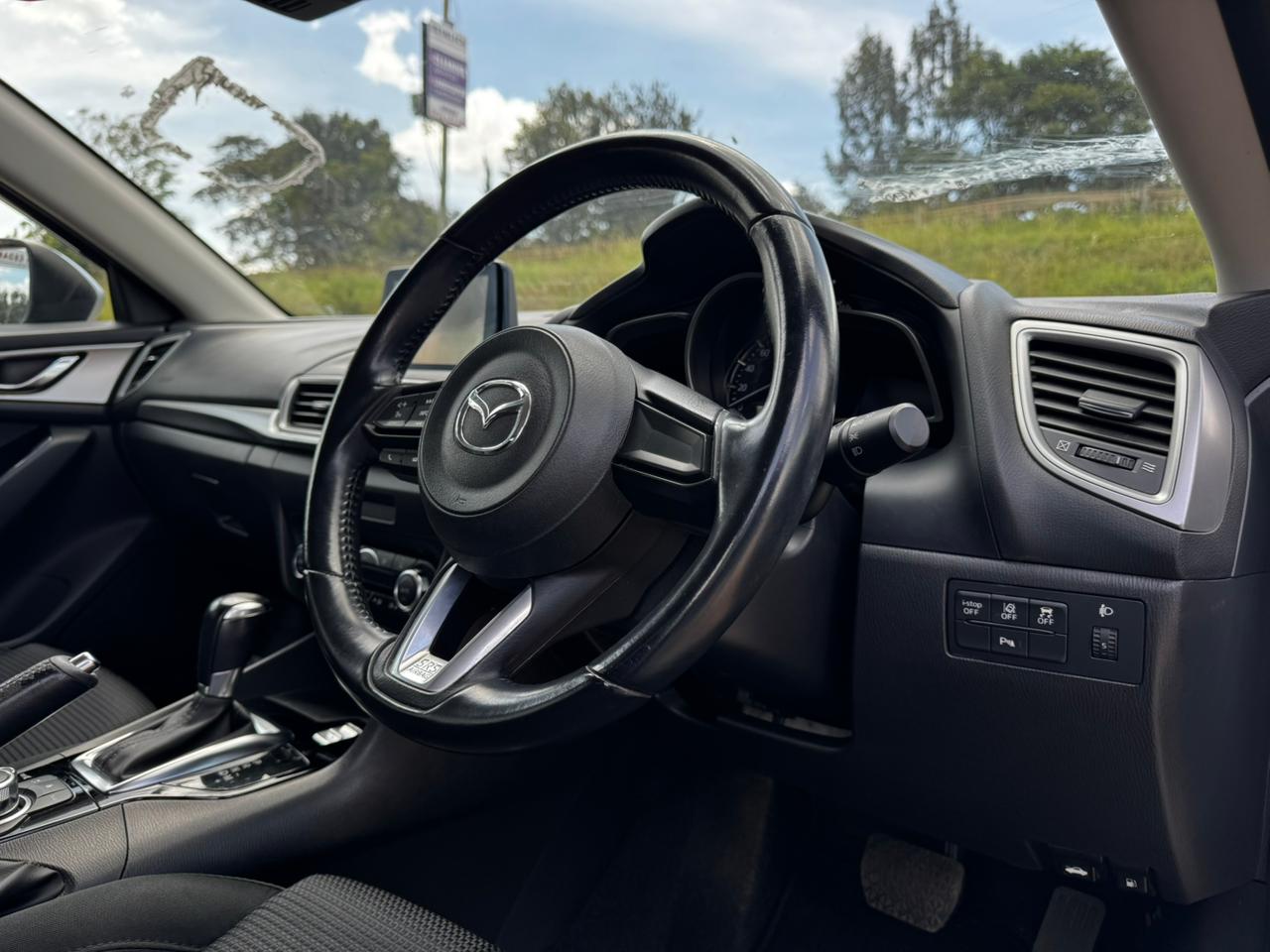 2018- Mazda Axela (SkyactiveG) – Silver
