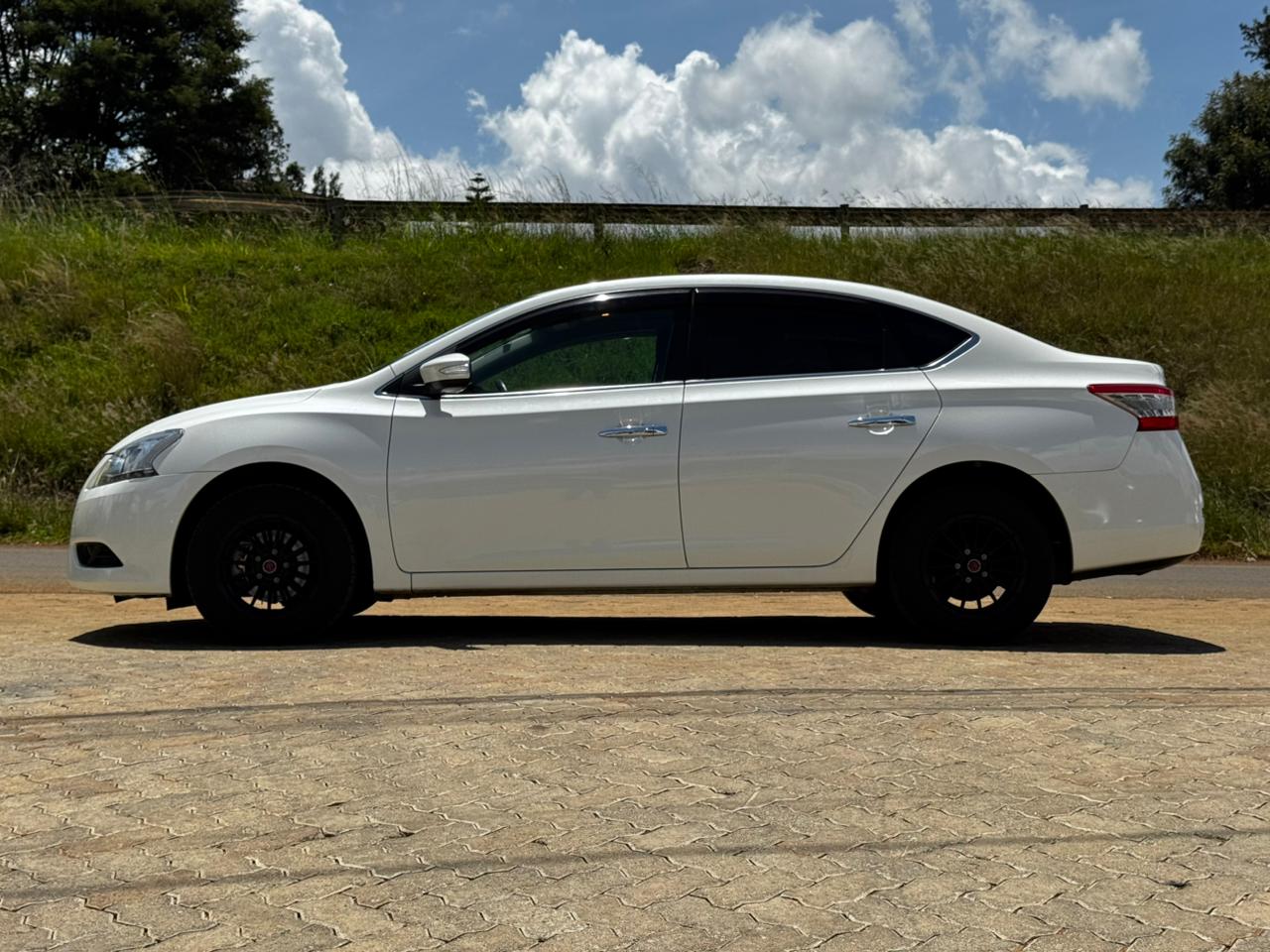 2019 – Nissan Sylphy -White